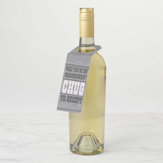 Groomsman-voorstel Chug om nephoutbier te accepter Flessenhanger (Schuin)