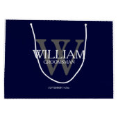 Groomsmen Gift Monogram Modern Navy Blue Groot Cadeauzakje (Achterkant)