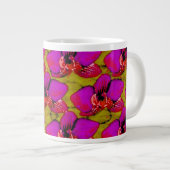 Grooovy Magenta Bloemendesign Grote Koffiekop (Voorkant rechts)