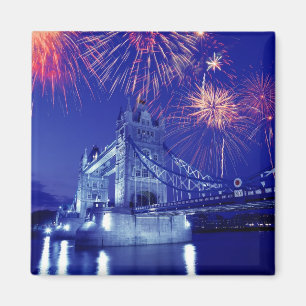 Groot-Brittannië, Londen. Vuurwerk boven de Tower Magneet