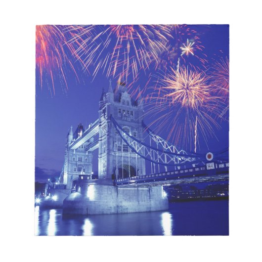 Groot-Brittannië, Londen. Vuurwerk boven de Tower Notitieblok (Voorkant)
