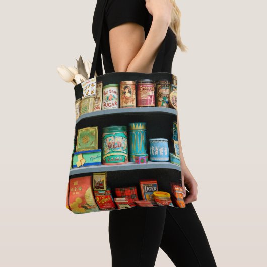 Groot collectie kleurrijke  blikken met display tote bag (Dichtbij)