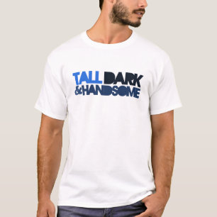 Groot en donker en knap t-shirt