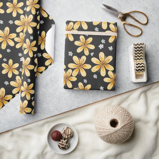 Groot geel bloempatroon cadeaupapier (Crafts)