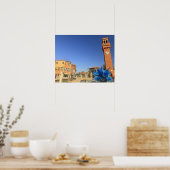 Groot glazen beeld en klokkentoren, Italië Poster (Keuken)