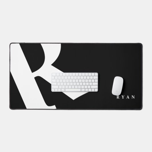 Groot Initiaal | Moderne typografie | Zwart Bureaumat (Keyboard & Muis)