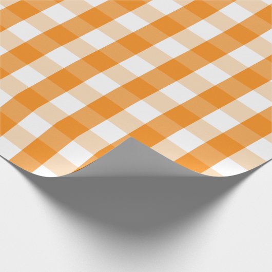 Groot Oranje en wit gingham-pakpapier Cadeaupapier (Hoek)