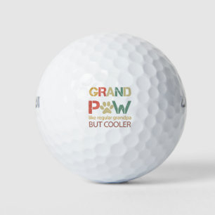 Groot paw als een gewone opa maar koeler golfballen