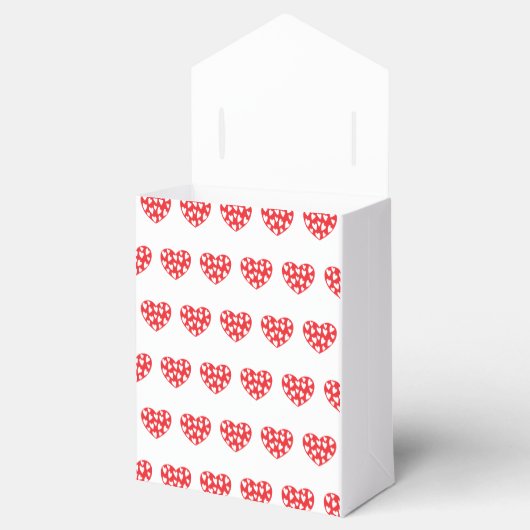 Groot rood hart met weinig hart bedankdoosjes (Geopend)