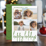 Groot script Olive Green - 4 foto offset - Happy Feestdagenkaart<br><div class="desc">ONTWERP VAN DE VOORZIJDE: Een collage van 4 foto's in een eenvoudig net om vele pic van het afgelopen jaar te benadrukken. Het fotonet is van centrum met de familienamen die het collage als grens omringen. Een moderne zoektocht naar een vakantiefoto met groene gekleurde accenten en "Prettige feestdagen" in een...</div>