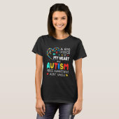 Groot stuk van mijn hart heeft autistische nicht b t-shirt (Voorkant volledig)