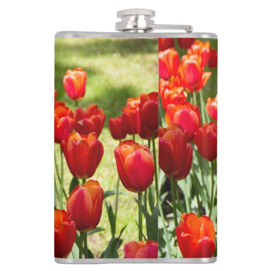 Groot veld rode tulpen heupfles (Achterkant)