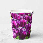 Groot veld van paarse tulpen papieren bekers (Achterkant)