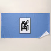 Groot zwart monogram, zwart, blauw strandlaken (Voorkant)