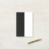 Groot zwart-wit midden post-it® notes (Op bureau)