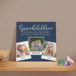 Grootkinderen 3 Foto collage en Caption Blue Imitatie Canvas Print<br><div class="desc">Aangepaste fotocanvasafdruk voor grootouders of kleinkinderen. Het citaat luidt "kleinkinderen vullen een plaats in je hart in waarvan je niet wist dat ze leeg was" en wordt geletterd met elegante kalligrafie en hoofdlettertypografie. Het fotomalplaatje is opstelling voor u om 3 van uw favoriete afbeeldingen toe te voegen, die in een...</div>