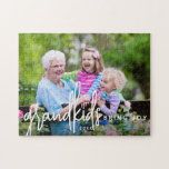 Grootkinderen brengen foto van Joy Legpuzzel<br><div class="desc">Grootkinderen krijgen plezier in het moderne kalligrafiescript met handschrift en een serif typografie met je favoriete fotopuzzel.</div>