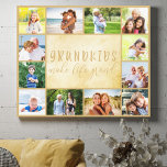 Grootkinderen maken het leven groot neutraal beige canvas afdruk<br><div class="desc">Afgevlakt fotocanvas met mooie kleinkinderen citaat. Het fotomalplaatje is opstelling klaar voor u om 12 van uw favoriete foto's toe te voegen die als grens rond het gezegde van grootouders worden getoond. De formulering luidt: "Grootkinderen maken het leven groots" in handgeschreven, eigenzinnige hoofdletterdrukken en elegante scripttypografie. Het ontwerp heeft een...</div>