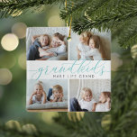 Grootkinderen maken het leven groots | 8 Mini-foto Keramisch Ornament<br><div class="desc">Creëer een lief cadeau voor een geliefde oma of opa met dit prachtige collage ornament. "Grootkinderen maken het leven groots" verschijnt in het midden in aqua kalligrafie. Pas met 8 minieme rechthoekige foto's van hun kleinkinderen aan,  en voeg hun namen en het jaar aan de rug toe.</div>