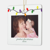 Grootma's eerste kerstfoto met kleurrijke lichtfot keramisch ornament (Links)