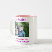 Grootmoeder beste ooit Kinder foto bij Pasen groot Tweekleurige Koffiemok (Voorkant links)