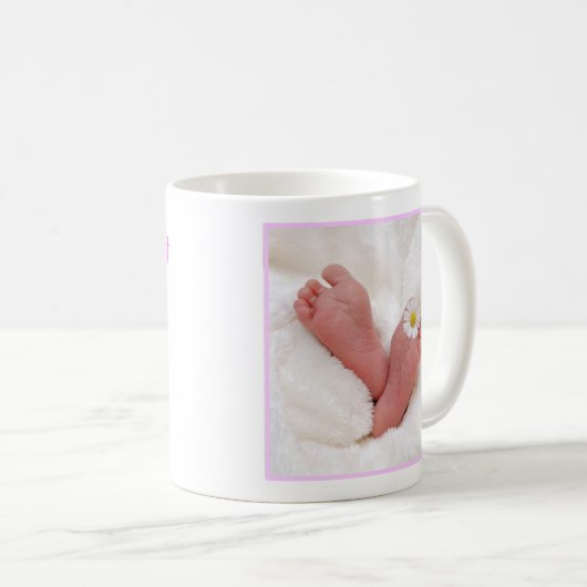 Grootmoeder in afwachting van aangepaste foto Roze Koffiemok (Voorkant rechts)