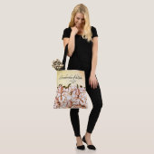 Grootmoeder van de Bride Floral w Names / Datum Tote Bag (Op model)