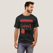 Grootmoeder van de zoete aardbei eerste verjaardag t-shirt (Voorkant volledig)