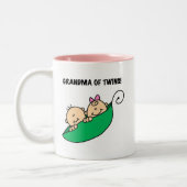 Grootmoeder van Twins Peas in a Pod Tshirts and Gi Tweekleurige Koffiemok (Links)