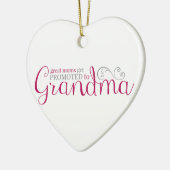 Grootmoeders worden gepromoot naar oma keramisch ornament (Links)