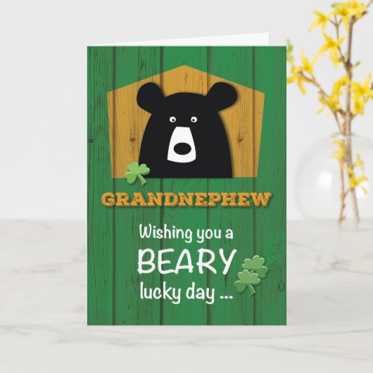 Grootneefje Beer en shamrocks op St. Patrick's Day Kaart (Gele Bloem)