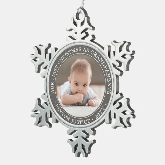 Grootouders 1 Kerstmis Baby Foto grijs en wit Tin Sneeuwvlok Ornament (Rechts)