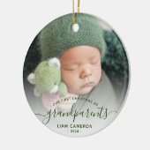 Grootouders Eerste kerstfoto Groen script Keramisch Ornament (Links)