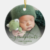 Grootouders Eerste kerstfoto Groen script Keramisch Ornament (Voorkant)