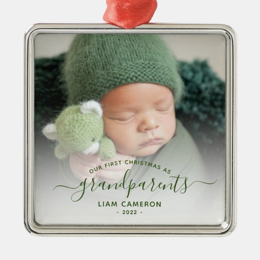 Grootouders Eerste kerstfoto Groen script Metalen Ornament (Voorkant)