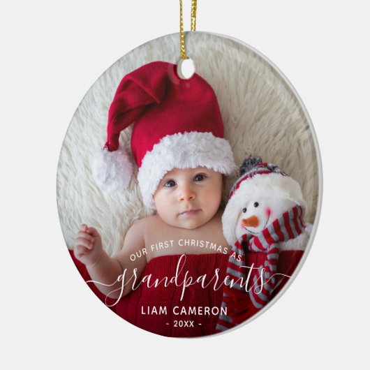 Grootouders Eerste kerstfoto White script Keramisch Ornament (Links)