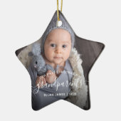 Grootouders Eerste Kerstmis Foto White Script Ce Keramisch Ornament (Links)