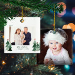 Grootouders Eerste Kerstmis Rustic Trees Foto Keramisch Ornament<br><div class="desc">De eerste kerst van grootouders is de perfecte keuze voor de eerste kerstdag van de baby! Cute, Moderne, maar Robuuste Ornamenten voor kerstfeestdagen met schattige kleine bossen met roestachtige kerstbomen en vrolijk kerstfeest in moderne typografie. Voeg 2 van je favoriete foto's toe voor het perfecte ornament! Neem contact met ons...</div>