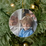 grootouders | Foto: Keepsake Christmas Keramisch Ornament<br><div class="desc">Gepersonaliseerde Grootouders Foto Keepsake Kerst Ornament | Keramisch kerstcadeau op maat Vier de speciale band tussen generaties met ons gepersonaliseerde grootouders Photo Keepsake-Ornament. Gemaakt van hoogwaardig keramiek, dit elegante ronde ornament stelt u in staat om een gekoesterde foto van uw grootouders en familie te presenteren. Perfect voor de kerstboom of...</div>