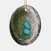 Grootouderse twee blauwe Robin's eieren in Nest Keramisch Ornament (Rechts)