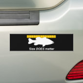 "Grootte doet er toe" - Funny basvisserij Bumpersticker (Op auto)