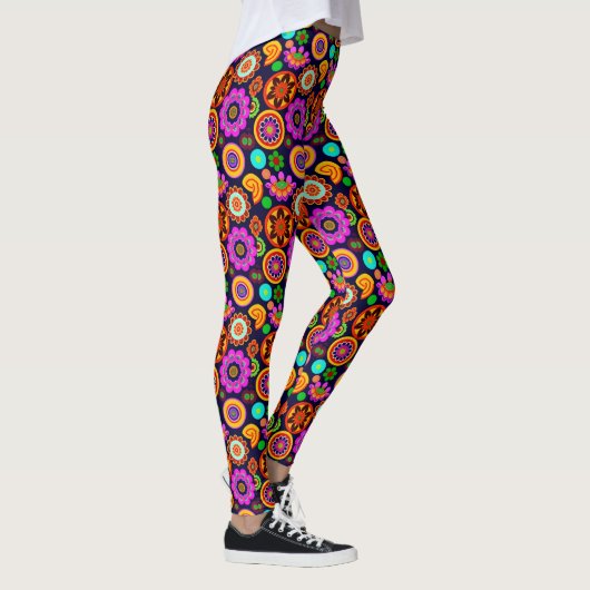 Groovy 1960's geïnspireerde bloemen en medailles leggings (Rechts)