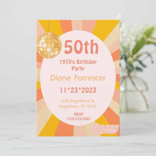 Groovy 50th Birthday 70's Gewaardeerde uitnodiging (Staand voorkant)