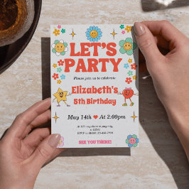 Groovy 5e verjaardag uitnodiging - beige, rood, re