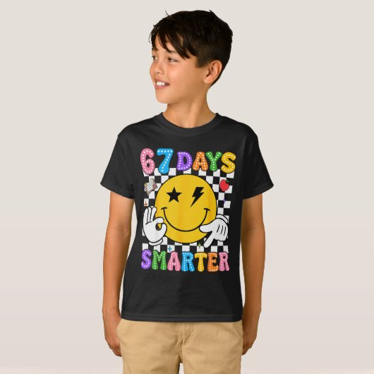 Groovy 67th Day Of School Shirt 67 Days Smarter Te (Voorkant volledig)