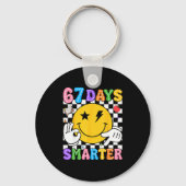 Groovy 67th Day Of School Shirt 67 Days Smarter Te Sleutelhanger (Voorkant)
