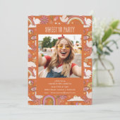 Groovy 70s Retro Hippie Vrede Foto Sweet 16 Party Kaart (Staand voorkant)