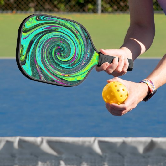 Groovy Abstract Retro Green en Magenta Swirl Pickleball Paddle (Insitu)