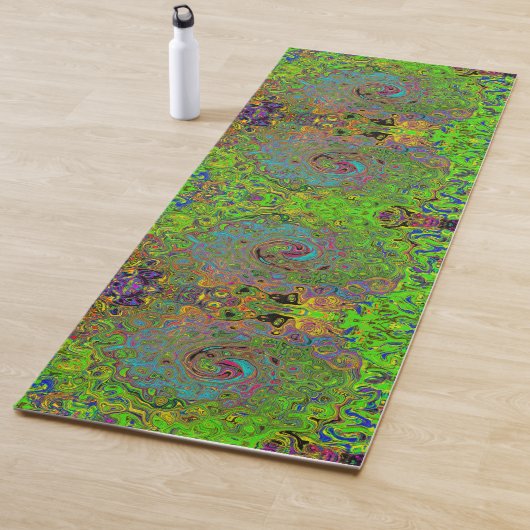 Groovy Abstract Retro Lime Green en Blue Swirl Yogamat (In situ)
