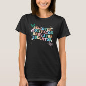 Groovy Believer Motivator Innovator Educator Retro T-shirt (Voorkant)